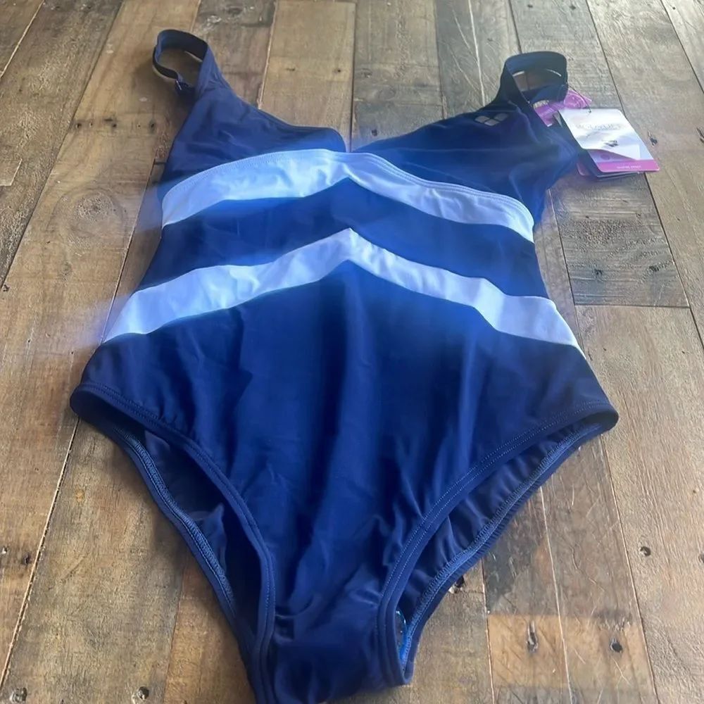 NWT ARENA Women's Vera Wing Back One Piece Bodylift Swimsuit size 34